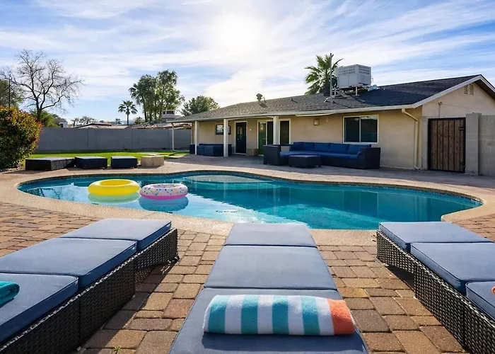 Holiday home Heated Pool Resort, Putting Green, Outdoor Tv -
